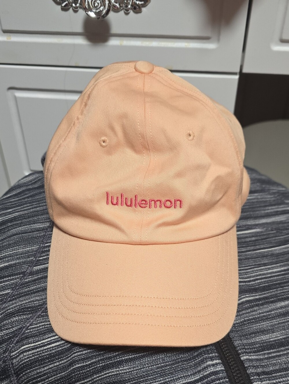 NWOT Lululemon Hat Size S/M - Picture 2 of 4